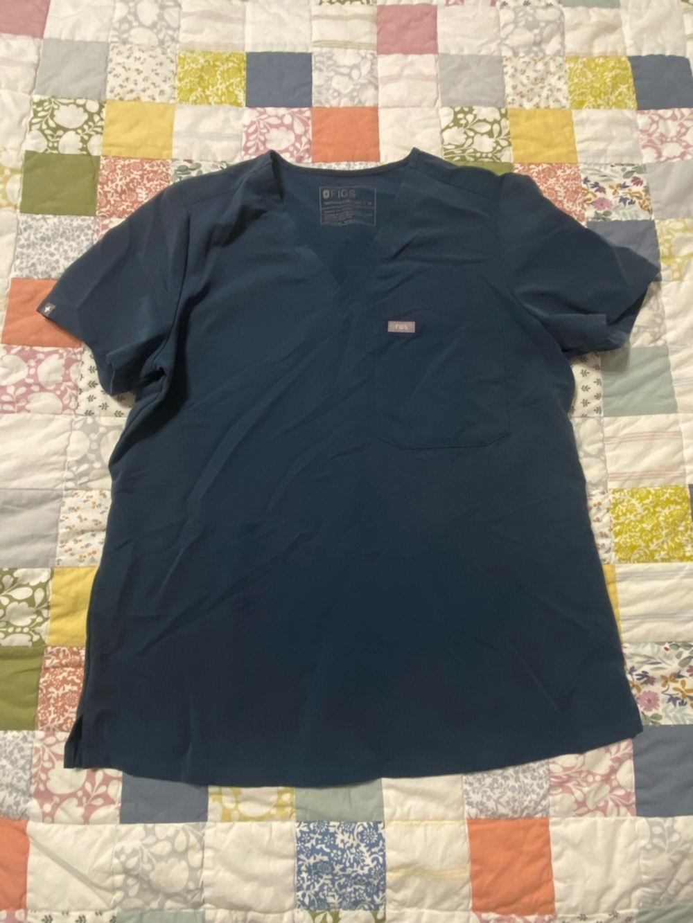 Figs Women’s Steel Blue 1 pocket Scrub Top & Jogger Pants- Medium